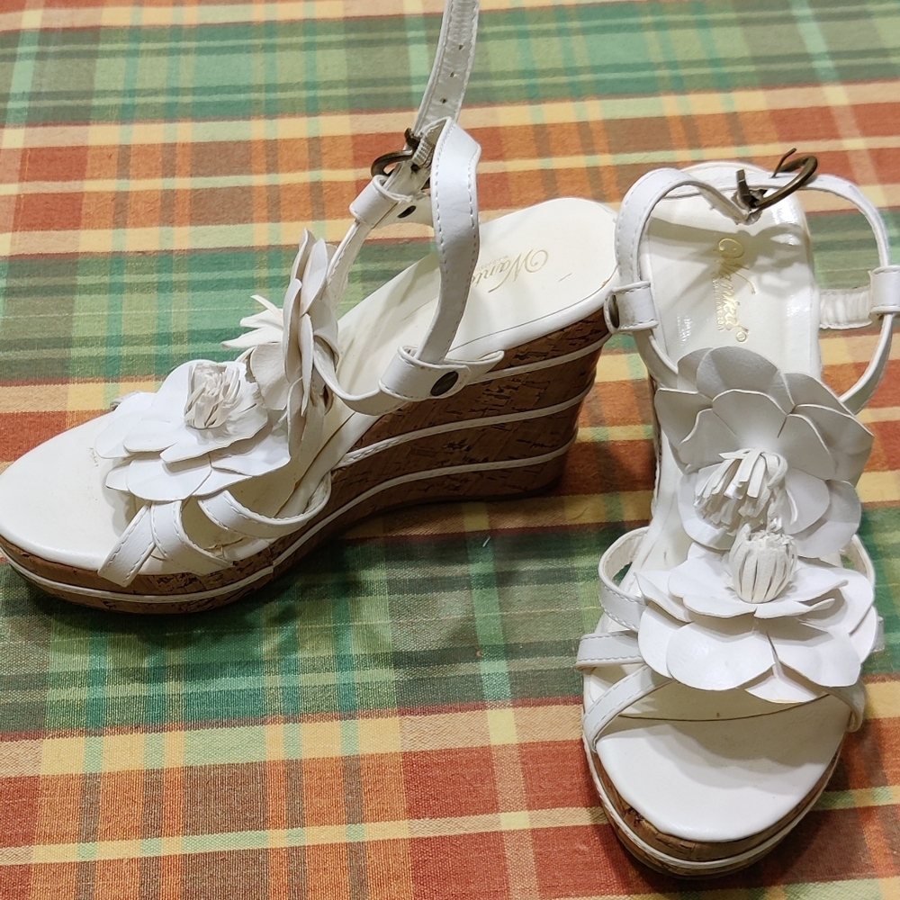 White vegan wedge flower sandals